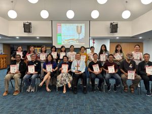 d1 english training group pic jan